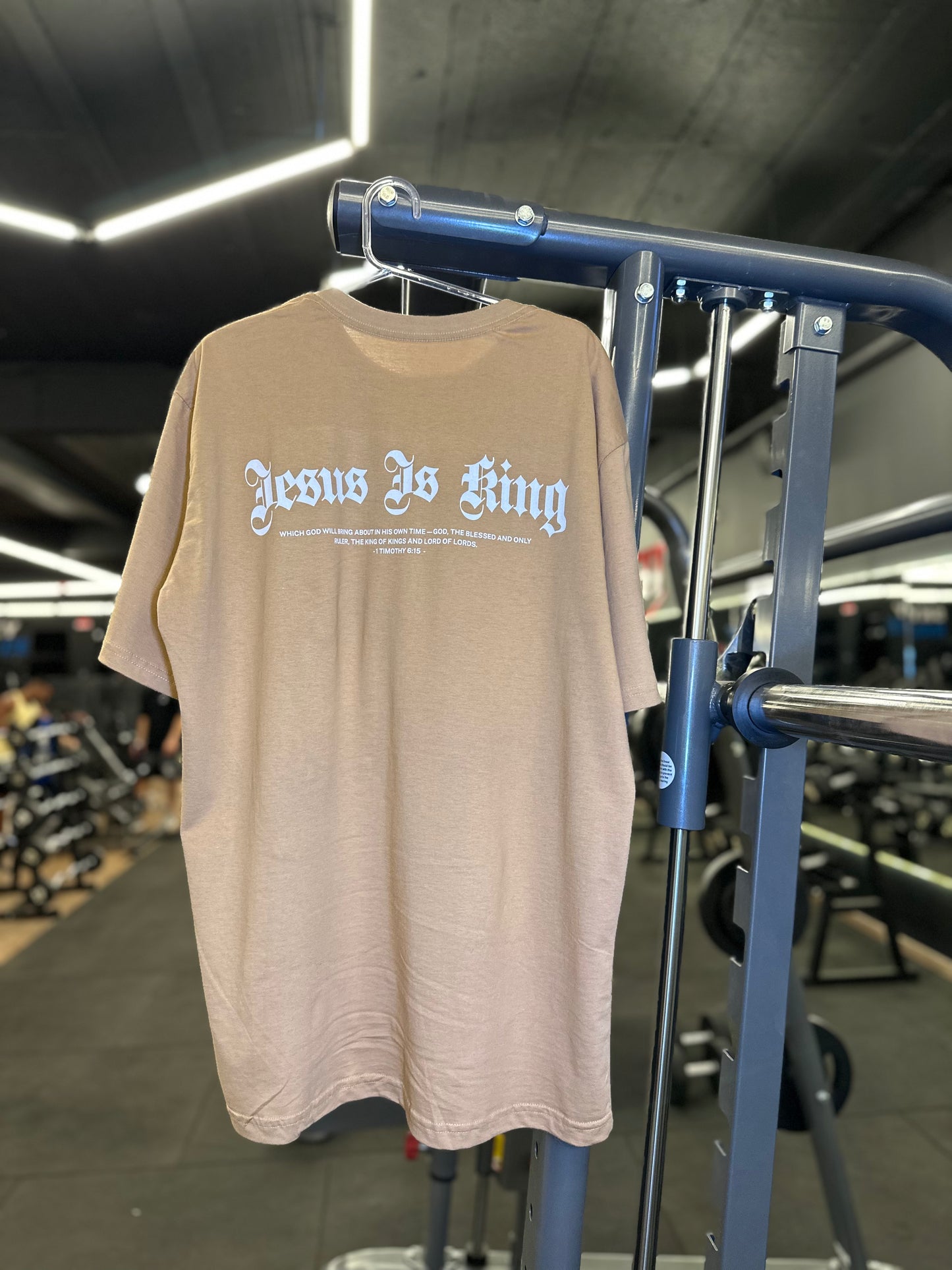 Camiseta Oversized Jesus Is King